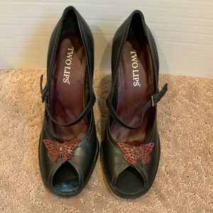Vintage Two Lips Leather peep butterfly toe heels